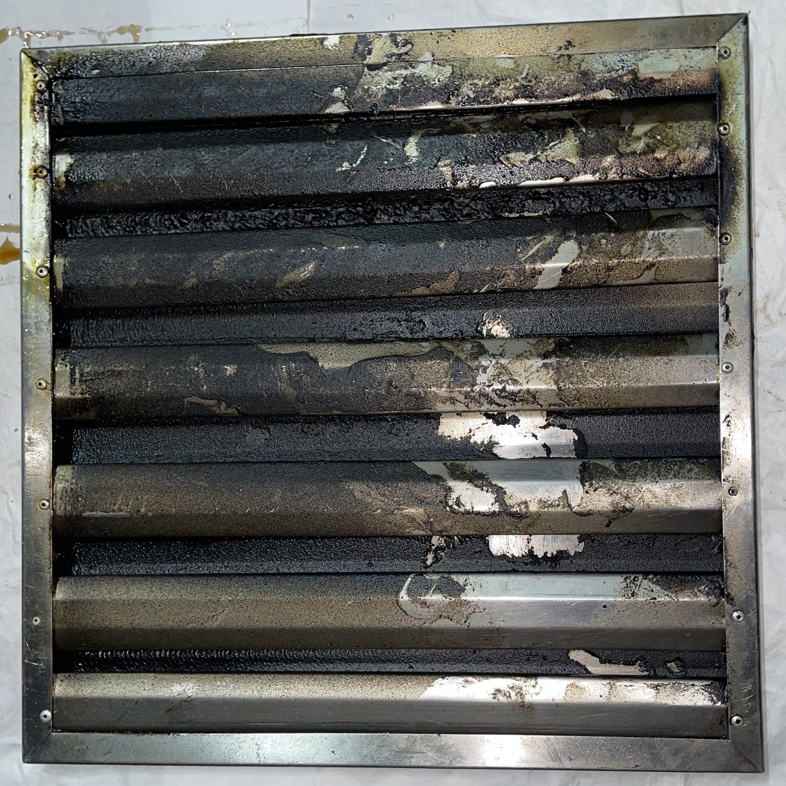 filtru de hotă murdar